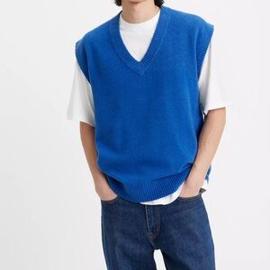 Levi's Classic V-Neck Blue Loose Men's Sweater Vest